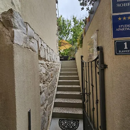 Гостьовий будинок Luxury Lifestyle