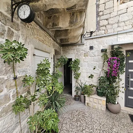 Luxury Lifestyle Гостьовий будинок 3*