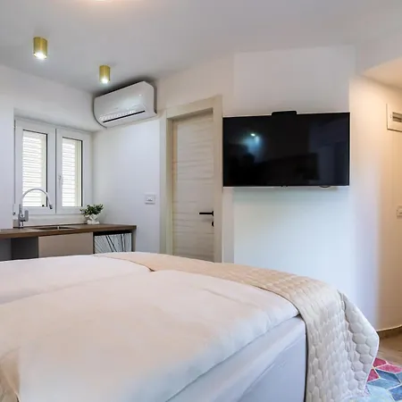 Гостьовий будинок Luxury Lifestyle 3*