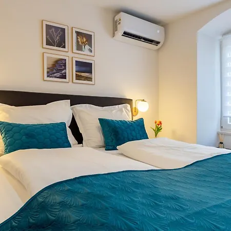 Pensión Luxury Lifestyle Split